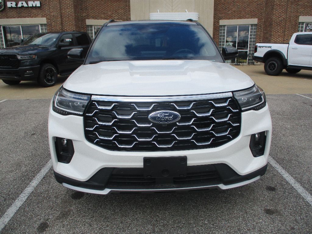 2025 Ford Explorer Platinum photo 2