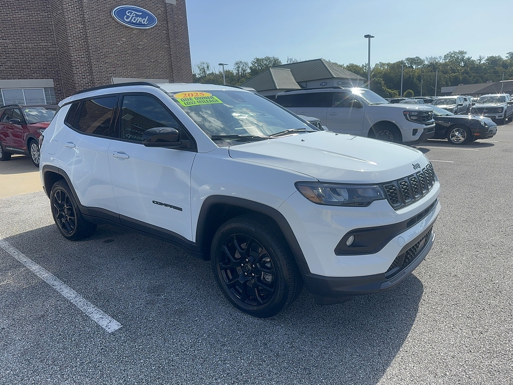 Used 2025 Jeep Compass Latitude