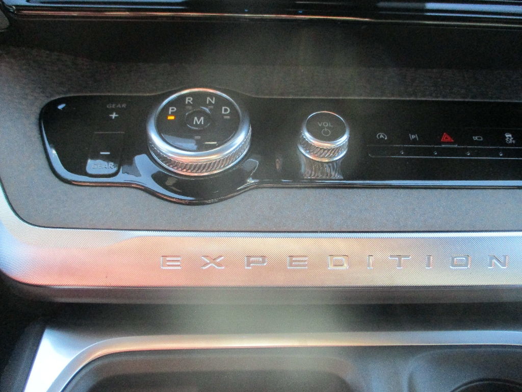 2025 Ford Expedition Tremor - Photo 10