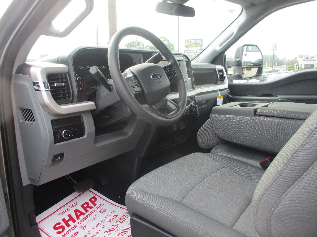 2026 Ford F-350 XL photo 4