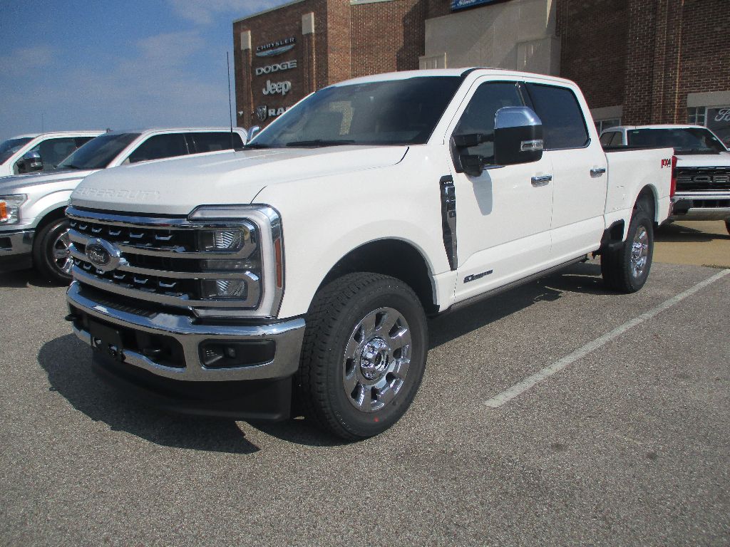 2026 Ford F-250 Lariat photo 2