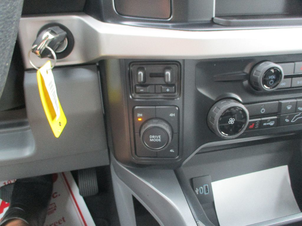 2026 Ford F-350 Super Duty Chassis Cab XLT - Photo 7