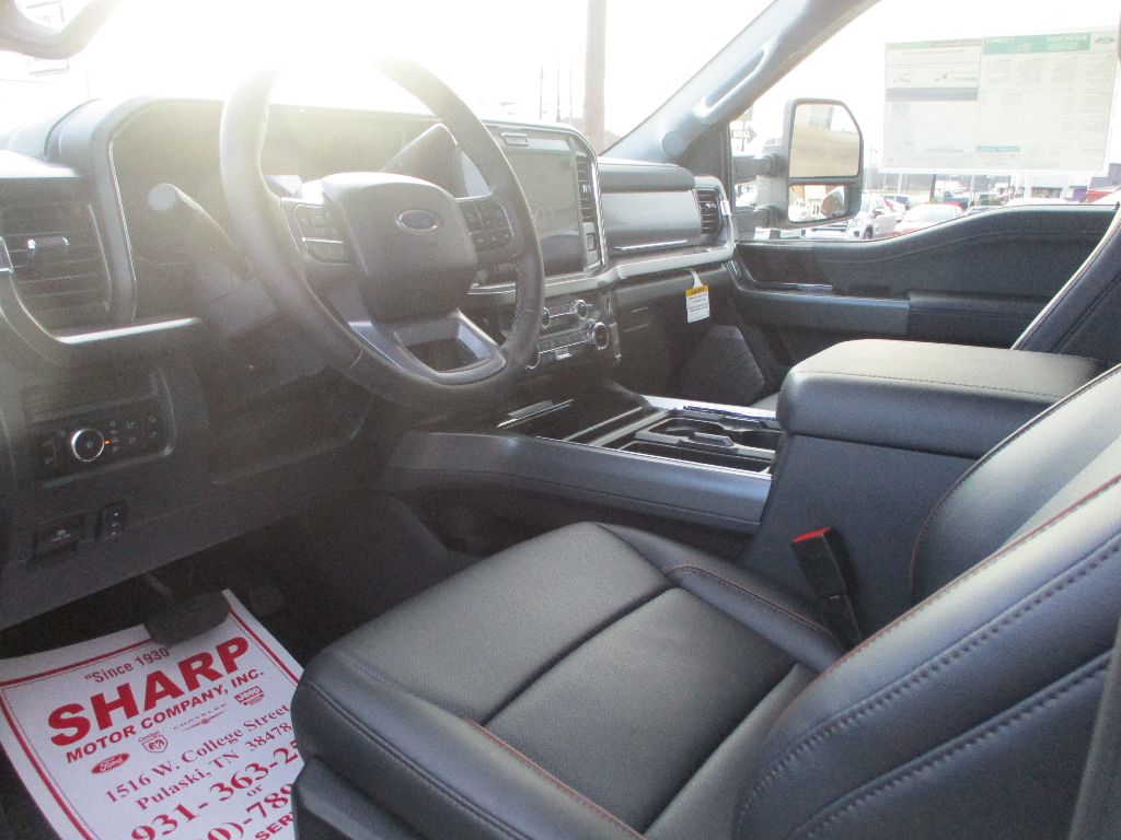 2025 Ford F-250 Lariat photo 3