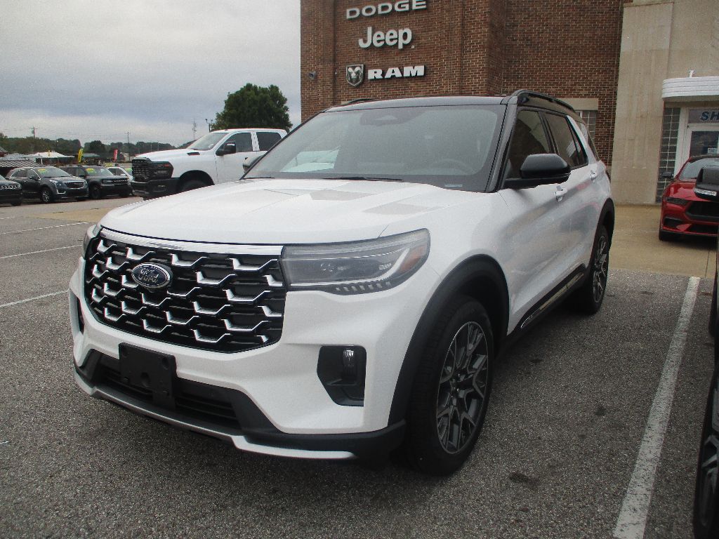 2025 Ford Explorer Platinum photo 2