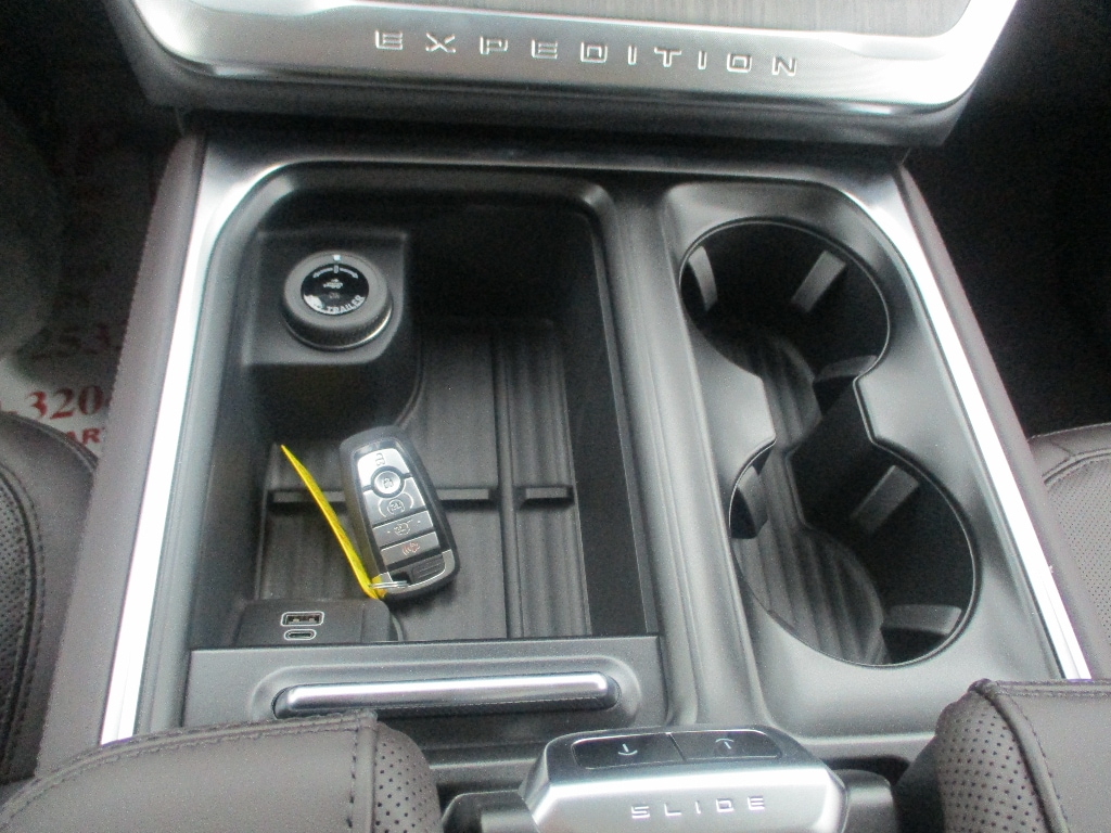 2026 Ford Expedition MAX Platinum - Photo 11