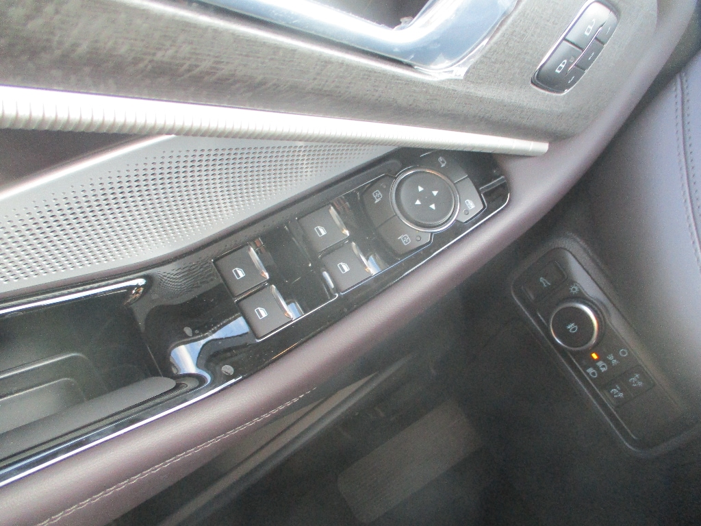 2026 Ford Explorer Platinum - Photo 15