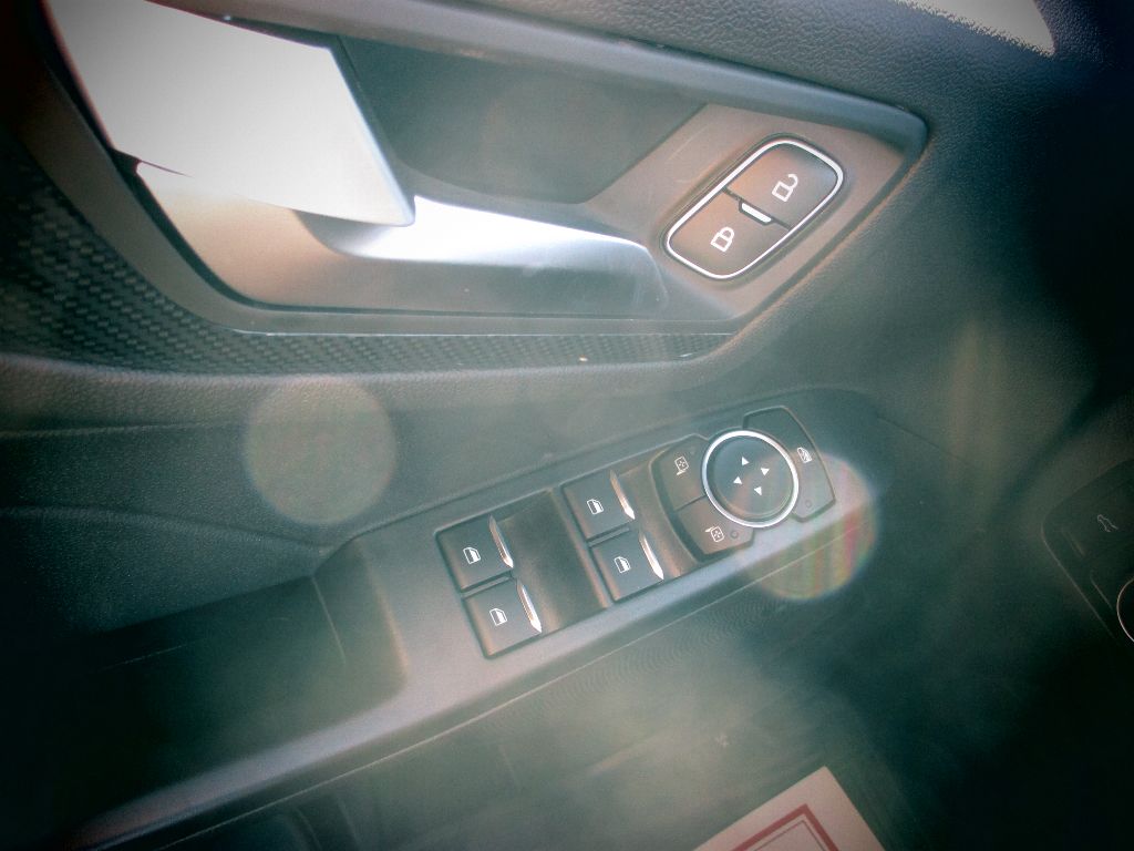 2026 Ford Escape ST-Line - Photo 16