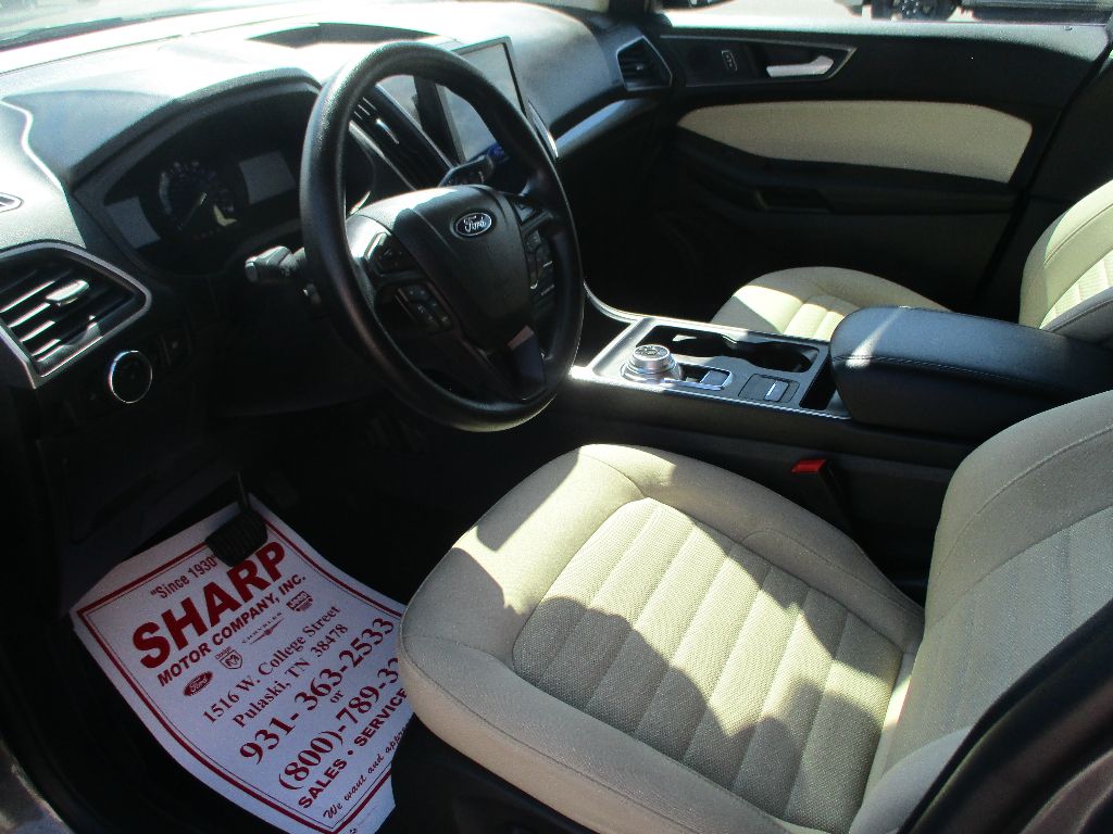 2024 Ford Edge SE photo 2