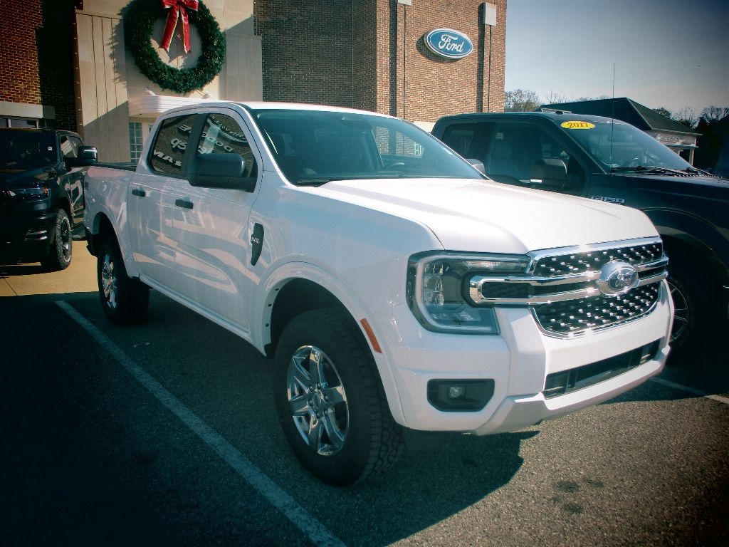New 2025 Ford Ranger XLT SuperCrew