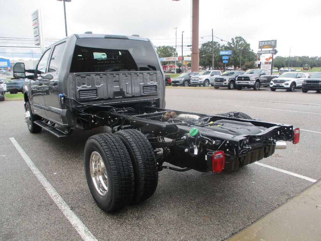 2026 Ford F-350 Super Duty Chassis Cab XLT - Photo 19