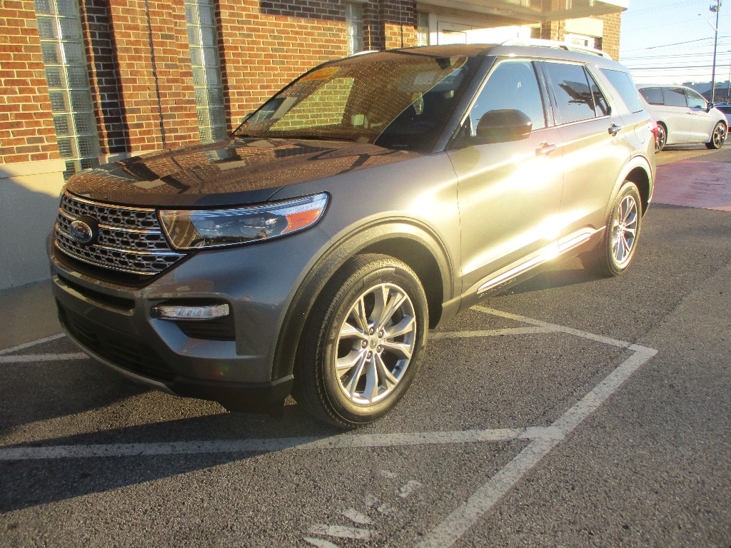 2024 Ford Explorer Limited's photo