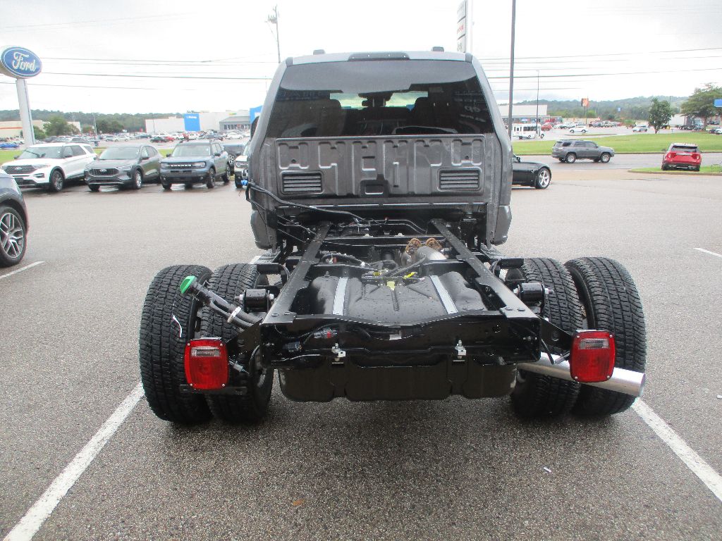 2026 Ford F-350 Super Duty Chassis Cab XLT - Photo 20