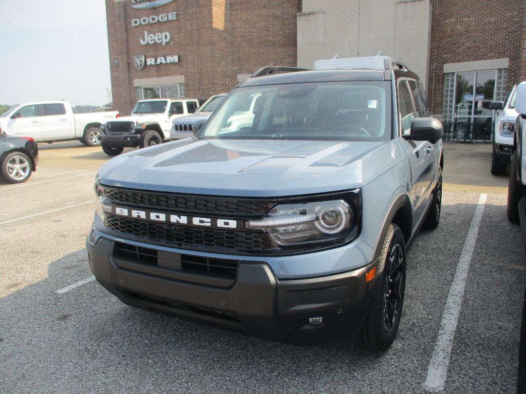 2025 Ford Bronco Sport Outer Banks photo 3