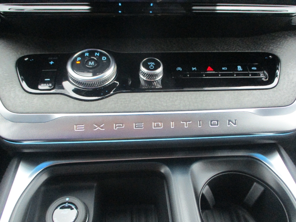 2026 Ford Expedition Tremor - Photo 8