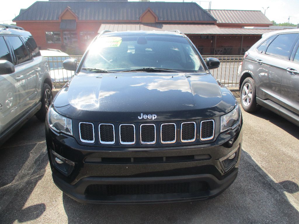 2021 Jeep Compass Latitude photo 2