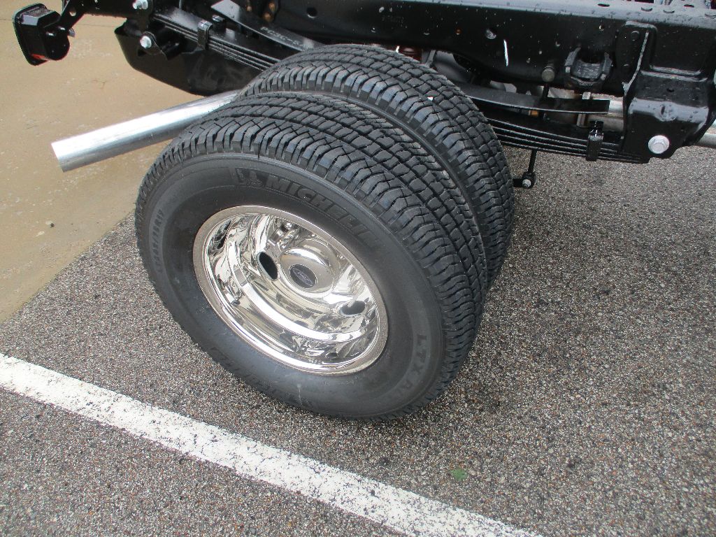 2026 Ford F-350 Super Duty Chassis Cab XLT - Photo 23