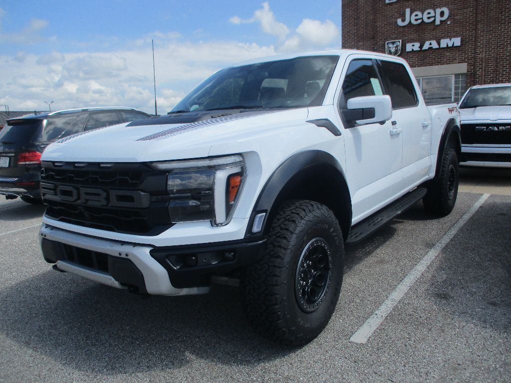 2025 Ford F-150 Raptor photo 2