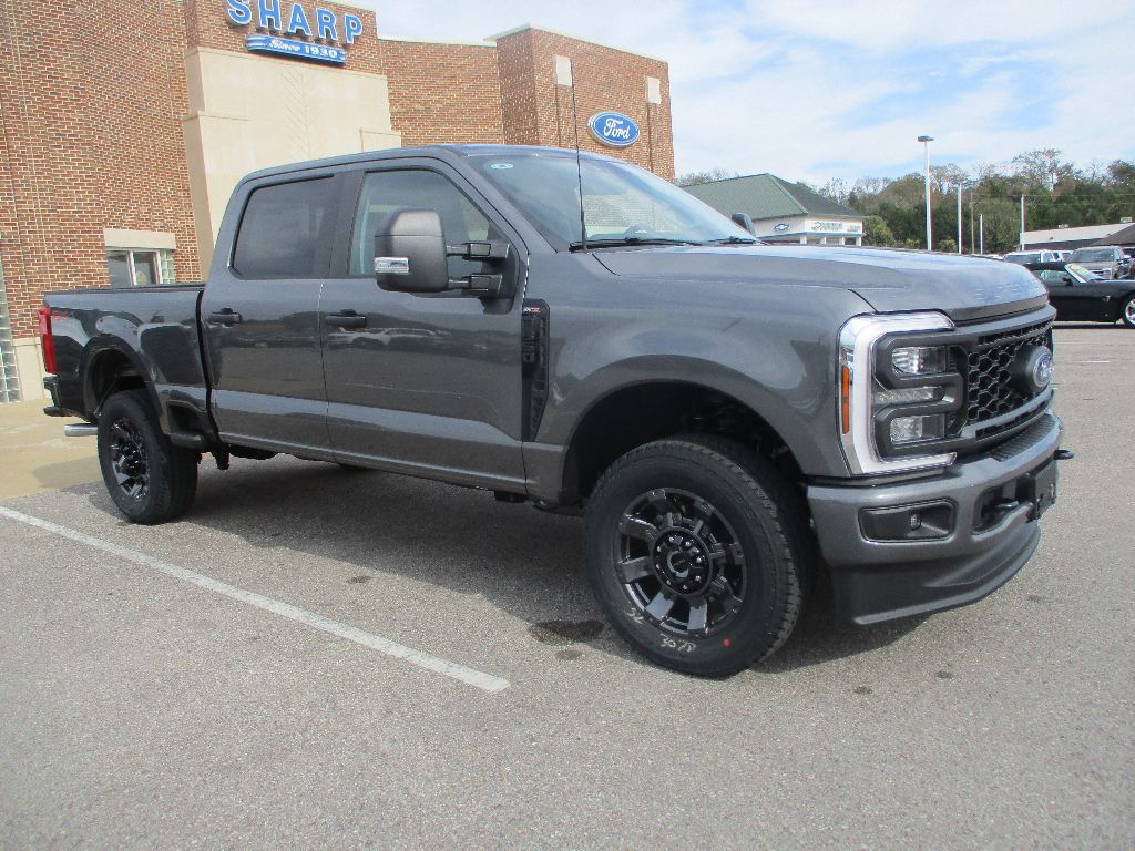 2026 Ford F-350 Super Duty XL's photo