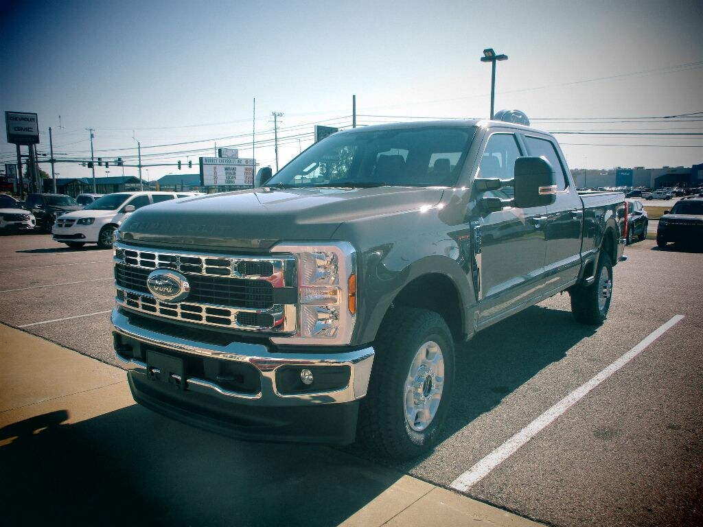 New 2026 Ford F-250 XLT Crew Cab