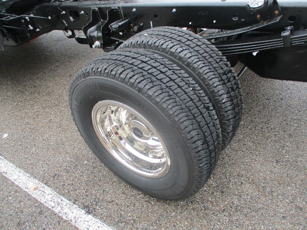 2026 Ford F-350 Super Duty Chassis Cab XLT - Photo 24