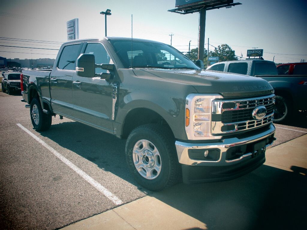 New 2026 Ford F-250 XLT Crew Cab