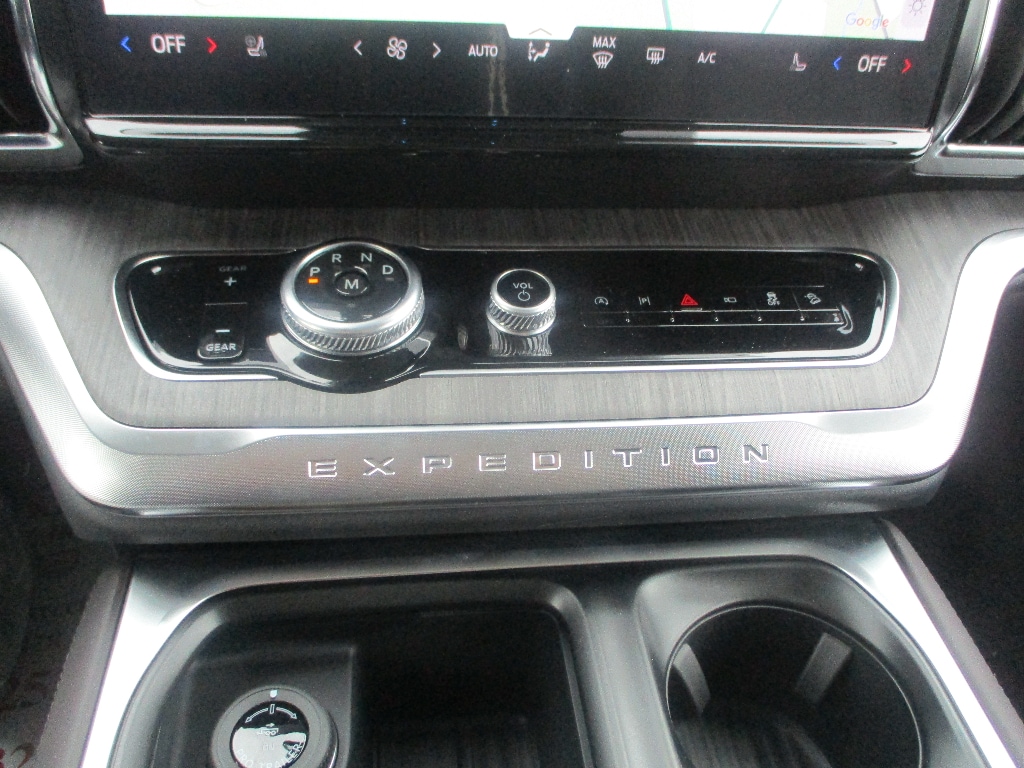 2026 Ford Expedition MAX Platinum - Photo 10