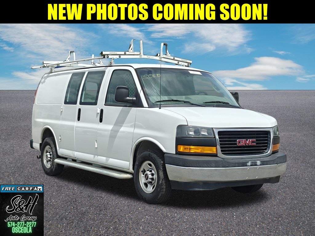 2018 GMC Savana 2500 1WT SWB's photo