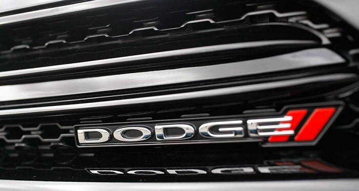 2016_Dodge_Dart_SE_split-crosshair_grill.jpg