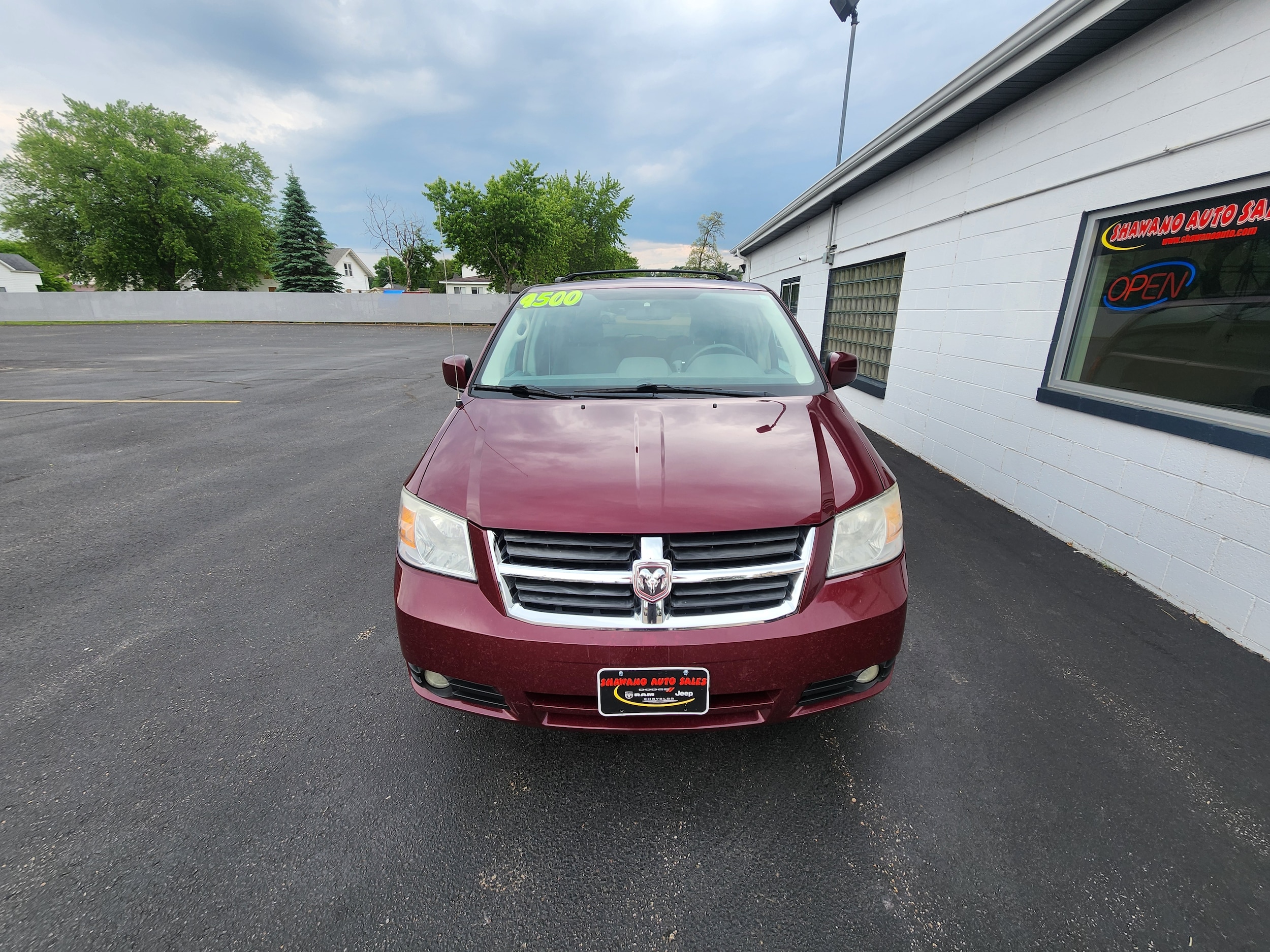 Used 2009 Dodge Grand Caravan SXT with VIN 2D8HN54119R523875 for sale in Shawano, WI