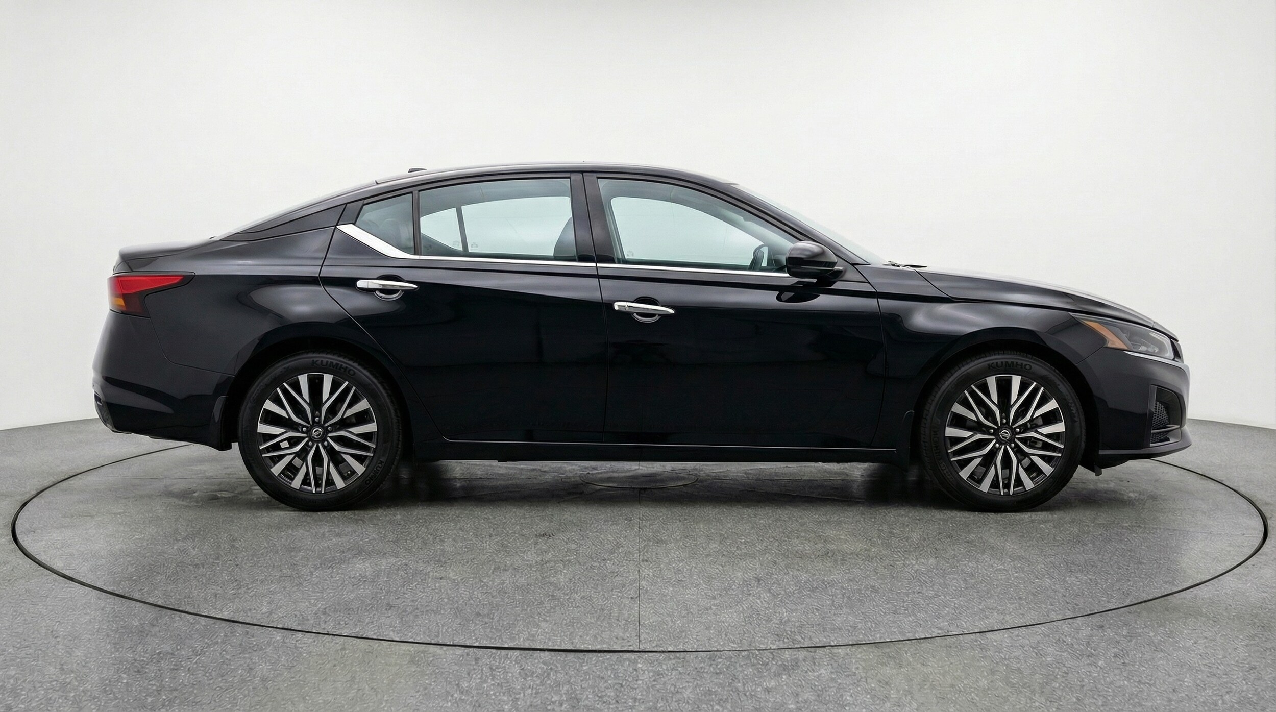 Thumbnail: 2025 Nissan Altima - 8