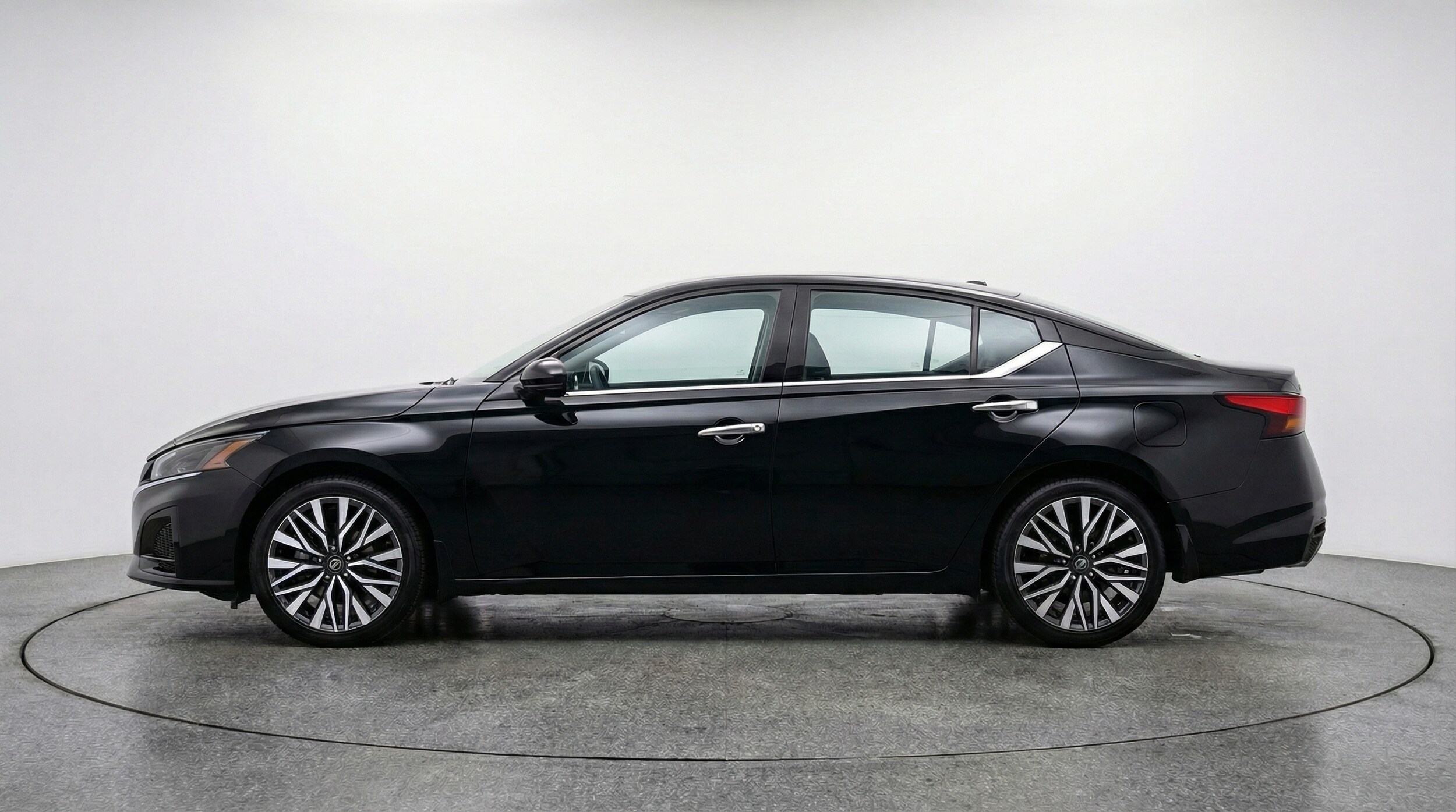 Thumbnail: 2025 Nissan Altima - 4