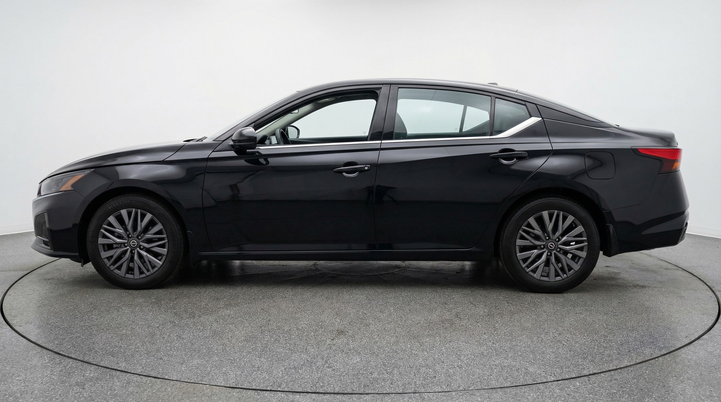 Thumbnail: 2025 Nissan Altima - 4