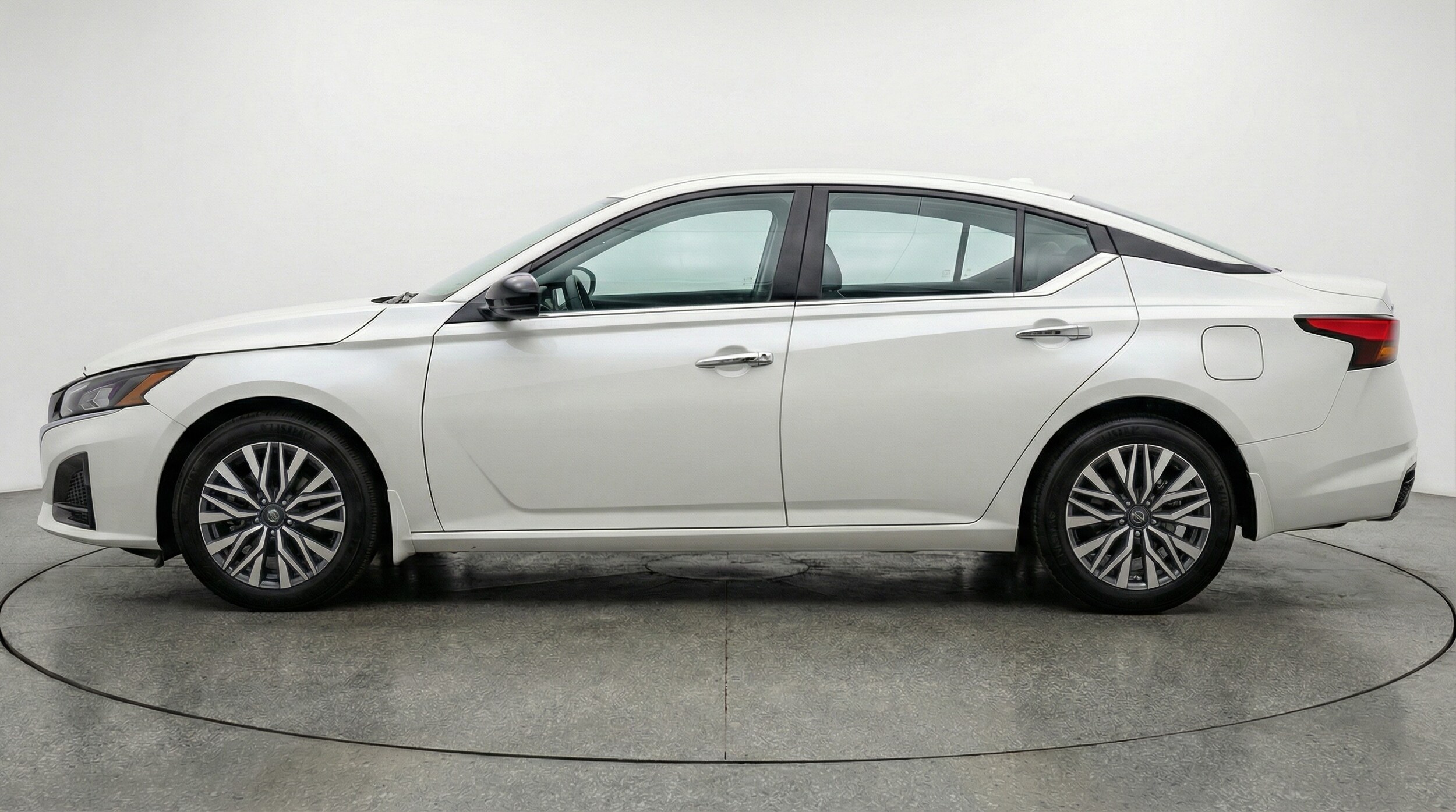 Thumbnail: 2025 Nissan Altima - 4