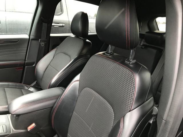 2024 Ford Escape ST-Line photo 4