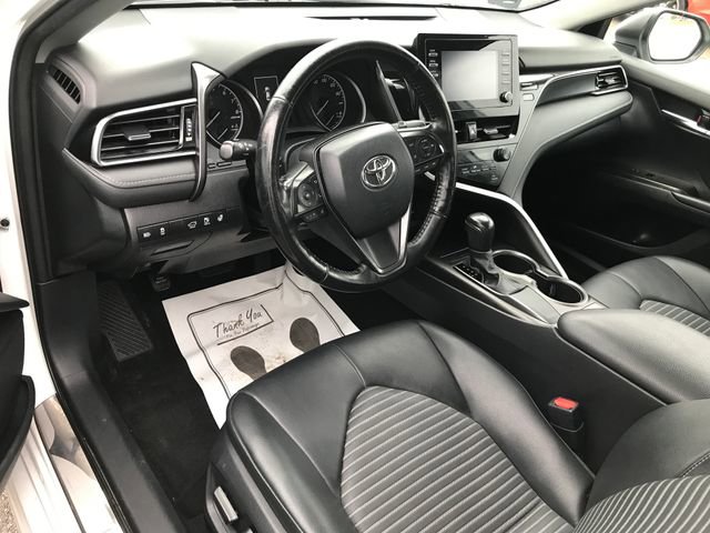 2023 Toyota Camry SE photo 3