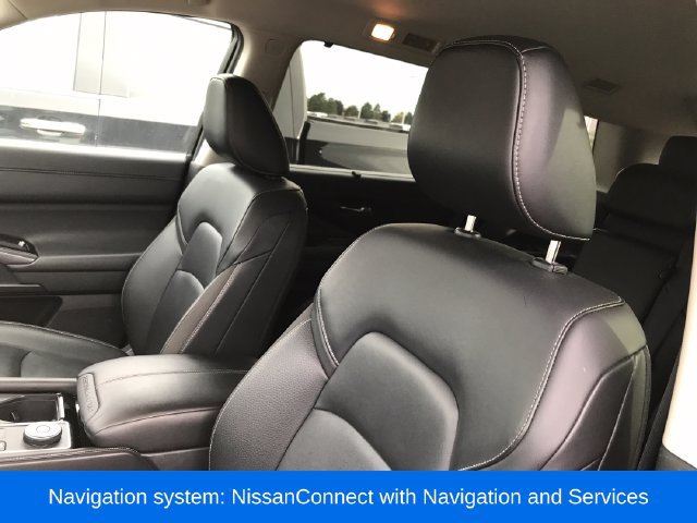 2025 Nissan Pathfinder SL - Photo 4