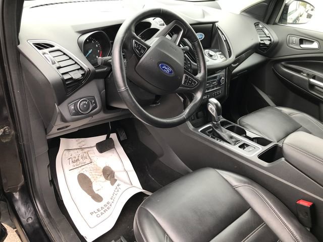 2019 Ford Escape Titanium photo 2