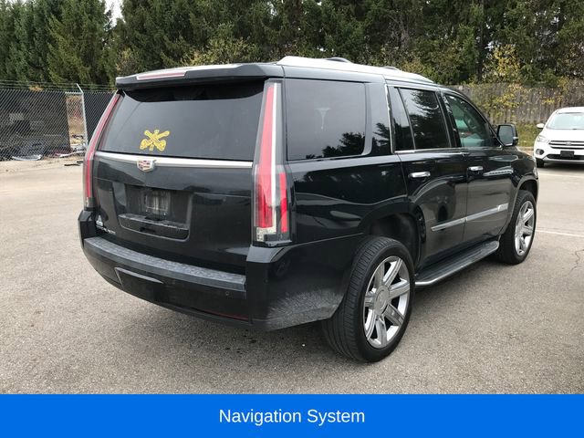 2017 Cadillac Escalade Luxury photo 2