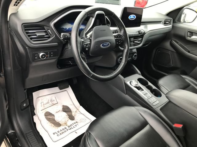 2021 Ford Escape Hybrid Titanium photo 3