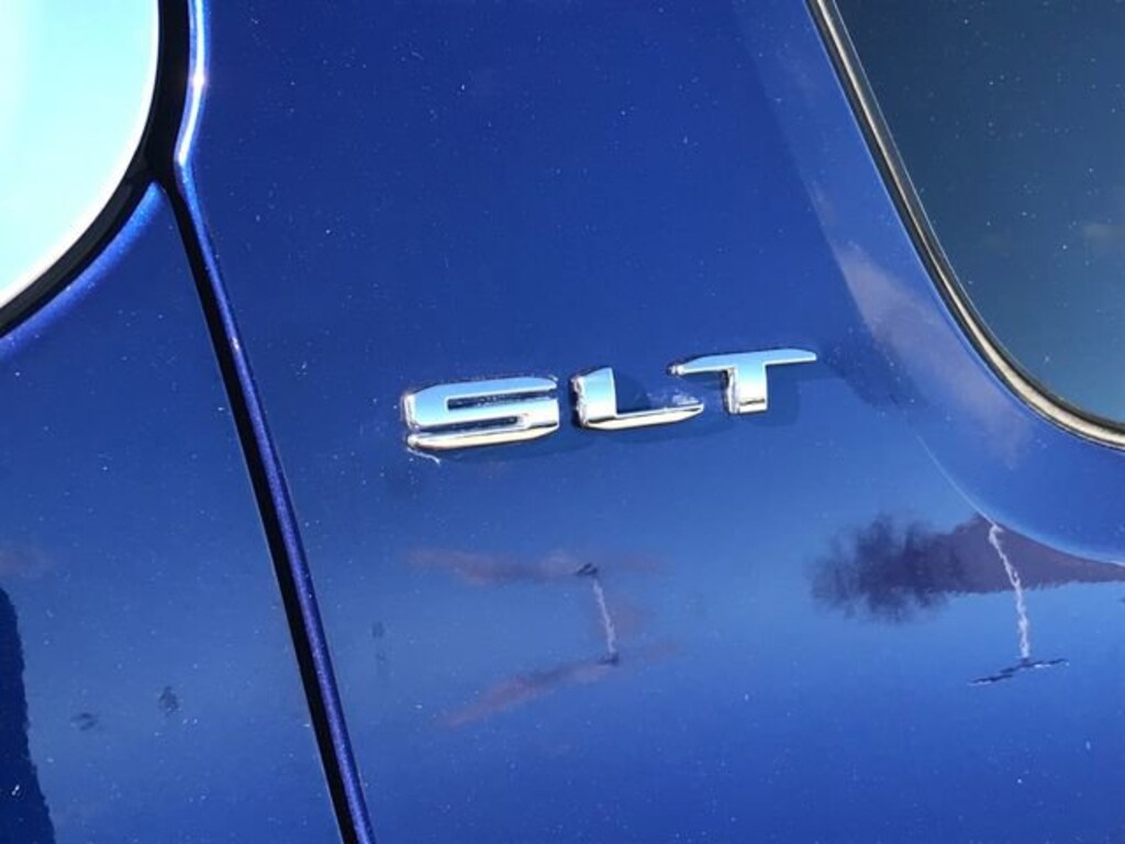 Used 2023 GMC Acadia SLT SUV