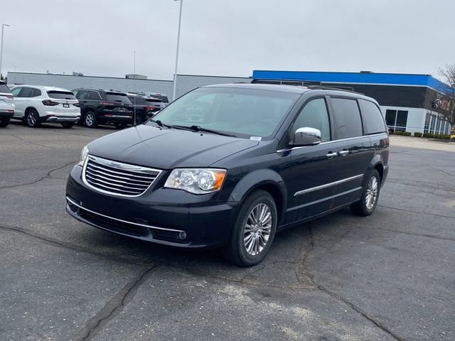 2014 Chrysler Town & Country Touring-L