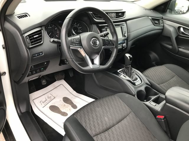 2020 Nissan Rogue SV photo 3