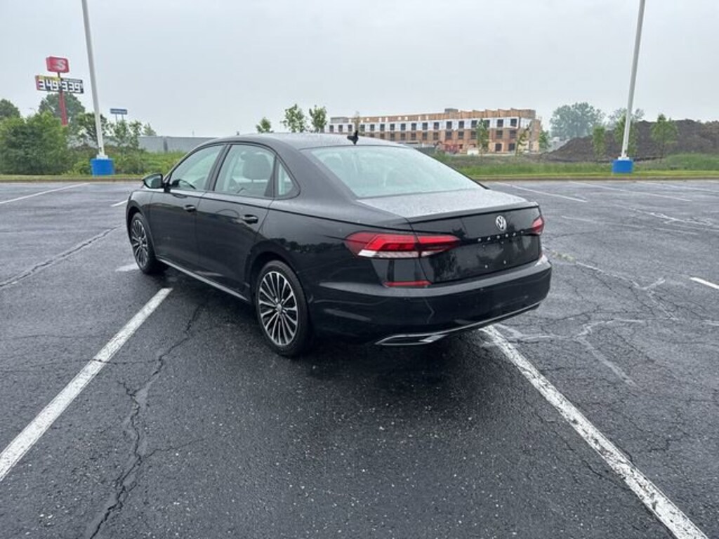 Used 2022 Volkswagen Passat 2.0T Limited Edition