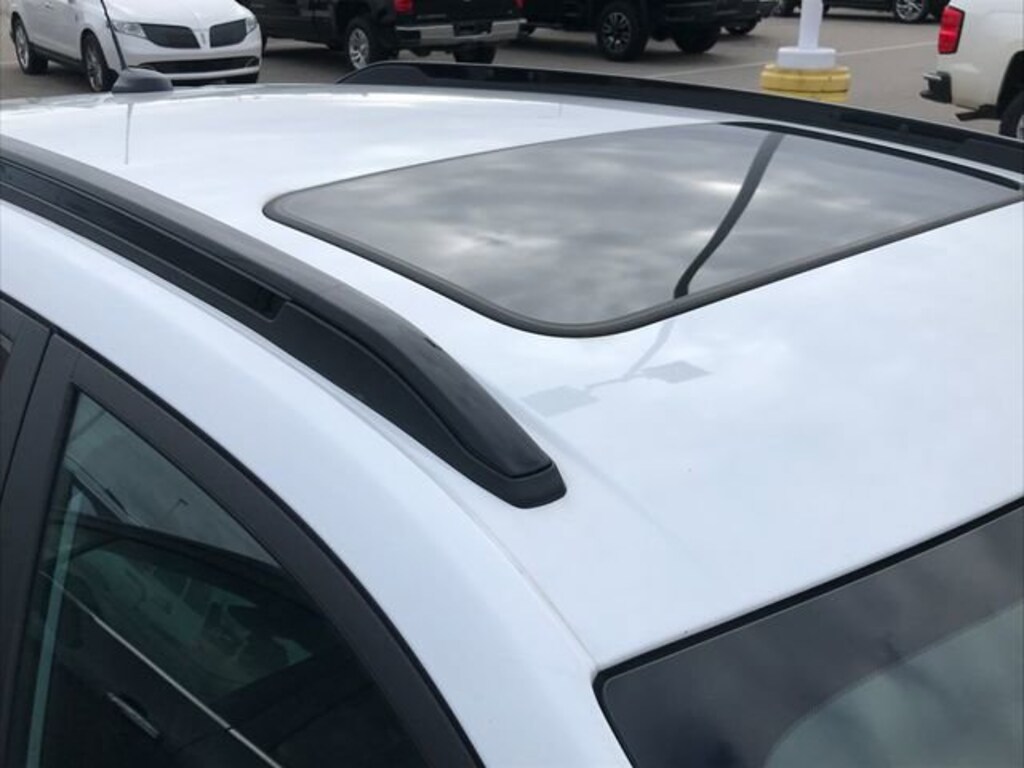 Used 2025 Chevrolet Trax 2RS SUV