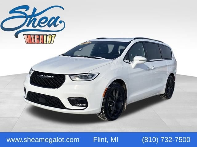 2022 Chrysler Pacifica Limited's photo