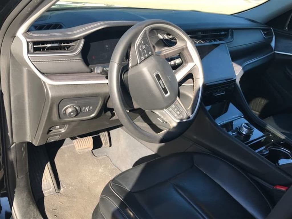 Used 2023 Jeep Grand Cherokee Limited 4x4 SUV