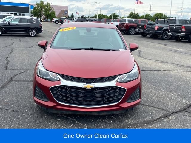 Used 2019 Chevrolet Cruze LT with VIN 3G1BE6SMXKS565907 for sale in Flint Township, MI