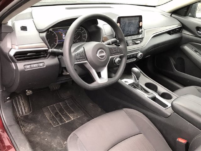 2025 Nissan Altima SV - Photo 27