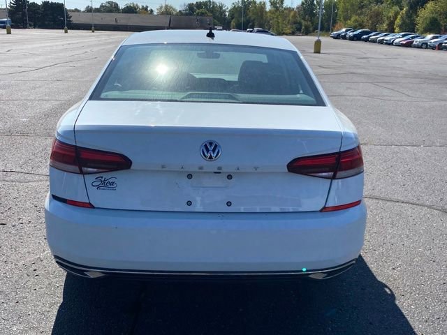 2022 Volkswagen Passat 2.0T Limited photo 4