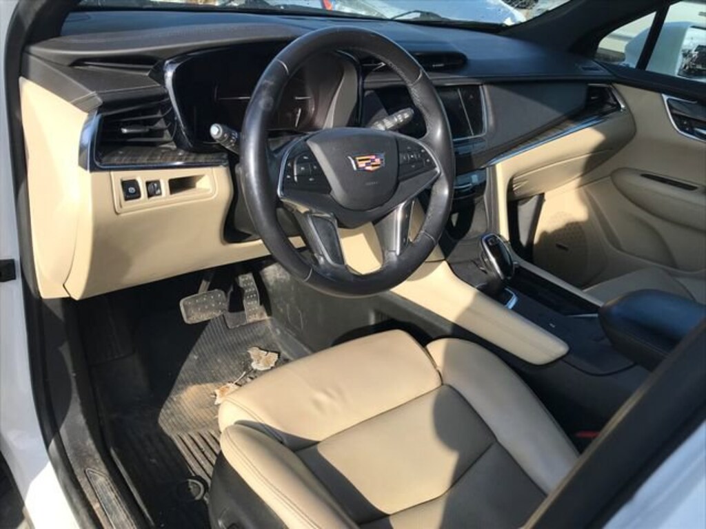 Used 2017 CADILLAC XT5 FWD SUV